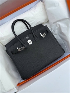 {{productViewItem.photos[photoViewList.activeNavIndex].Alt || productViewItem.photos[photoViewList.activeNavIndex].Description || 'Сумка HERMES'}}
