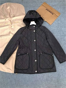 {{productViewItem.photos[photoViewList.activeNavIndex].Alt || productViewItem.photos[photoViewList.activeNavIndex].Description || 'Куртка BURBERRY'}}
