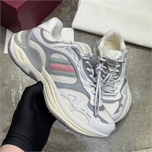 {{productViewItem.photos[photoViewList.activeNavIndex].Alt || productViewItem.photos[photoViewList.activeNavIndex].Description || 'Кроссовки GUCCI'}}