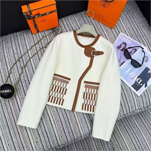 {{productViewItem.photos[photoViewList.activeNavIndex].Alt || productViewItem.photos[photoViewList.activeNavIndex].Description || 'Куртка HERMES'}}