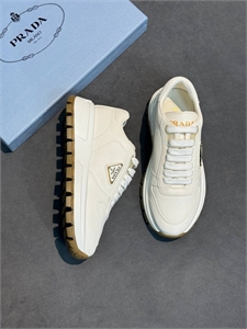 {{productViewItem.photos[photoViewList.activeNavIndex].Alt || productViewItem.photos[photoViewList.activeNavIndex].Description || 'Кроссовки PRADA'}}