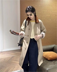 {{productViewItem.photos[photoViewList.activeNavIndex].Alt || productViewItem.photos[photoViewList.activeNavIndex].Description || 'Тренч LORO PIANA'}}