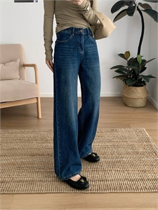 {{productViewItem.photos[photoViewList.activeNavIndex].Alt || productViewItem.photos[photoViewList.activeNavIndex].Description || 'Джинсы  LORO PIANA'}}