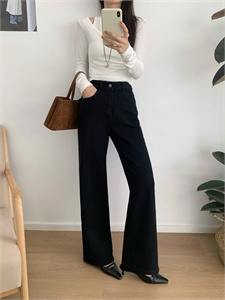{{productViewItem.photos[photoViewList.activeNavIndex].Alt || productViewItem.photos[photoViewList.activeNavIndex].Description || 'Джинсы  LORO PIANA'}}