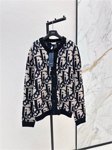 {{productViewItem.photos[photoViewList.activeNavIndex].Alt || productViewItem.photos[photoViewList.activeNavIndex].Description || 'Кардиган DIOR'}}