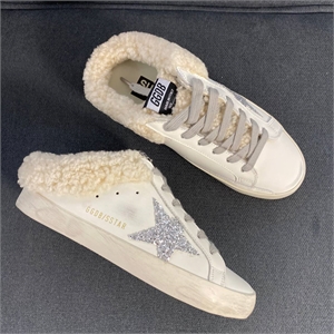 {{productViewItem.photos[photoViewList.activeNavIndex].Alt || productViewItem.photos[photoViewList.activeNavIndex].Description || 'Кроссовки GOLDEN GOOSE'}}