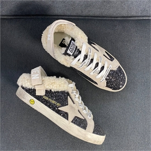 {{productViewItem.photos[photoViewList.activeNavIndex].Alt || productViewItem.photos[photoViewList.activeNavIndex].Description || 'Кроссовки GOLDEN GOOSE'}}