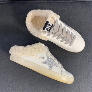 {{productViewItem.photos[photoViewList.activeNavIndex].Alt || productViewItem.photos[photoViewList.activeNavIndex].Description || 'Кроссовки GOLDEN GOOSE'}}