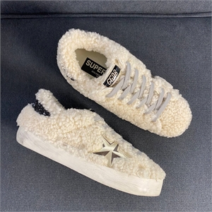 {{productViewItem.photos[photoViewList.activeNavIndex].Alt || productViewItem.photos[photoViewList.activeNavIndex].Description || 'Кроссовки GOLDEN GOOSE'}}