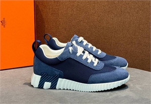 {{productViewItem.photos[photoViewList.activeNavIndex].Alt || productViewItem.photos[photoViewList.activeNavIndex].Description || 'Кроссовки HERMES'}}