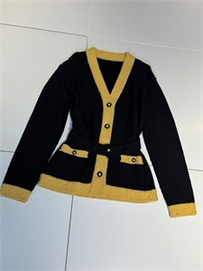 {{productViewItem.photos[photoViewList.activeNavIndex].Alt || productViewItem.photos[photoViewList.activeNavIndex].Description || 'Кардиган CHANEL'}}