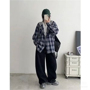 {{productViewItem.photos[photoViewList.activeNavIndex].Alt || productViewItem.photos[photoViewList.activeNavIndex].Description || 'Рубашка ACNE STUDIOS'}}