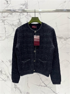 {{productViewItem.photos[photoViewList.activeNavIndex].Alt || productViewItem.photos[photoViewList.activeNavIndex].Description || 'Кардиган GUCCI'}}