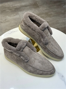 {{productViewItem.photos[photoViewList.activeNavIndex].Alt || productViewItem.photos[photoViewList.activeNavIndex].Description || 'Лоферы LORO PIANA На меху'}}