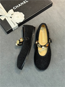 {{productViewItem.photos[photoViewList.activeNavIndex].Alt || productViewItem.photos[photoViewList.activeNavIndex].Description || 'Балетки CHANEL'}}