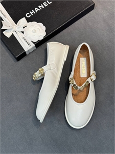{{productViewItem.photos[photoViewList.activeNavIndex].Alt || productViewItem.photos[photoViewList.activeNavIndex].Description || 'Балетки CHANEL'}}