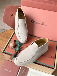 {{productViewItem.photos[photoViewList.activeNavIndex].Alt || productViewItem.photos[photoViewList.activeNavIndex].Description || 'Лоферы LORO PIANA'}}