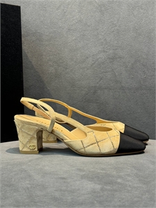 {{productViewItem.photos[photoViewList.activeNavIndex].Alt || productViewItem.photos[photoViewList.activeNavIndex].Description || 'Туфли CHANEL'}}