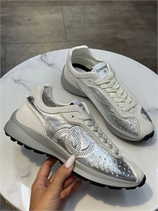 {{productViewItem.photos[photoViewList.activeNavIndex].Alt || productViewItem.photos[photoViewList.activeNavIndex].Description || 'Кроссовки CHANEL'}}