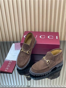 {{productViewItem.photos[photoViewList.activeNavIndex].Alt || productViewItem.photos[photoViewList.activeNavIndex].Description || 'Лоферы GUCCI'}}