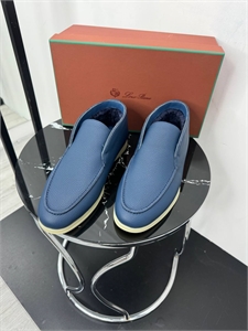 {{productViewItem.photos[photoViewList.activeNavIndex].Alt || productViewItem.photos[photoViewList.activeNavIndex].Description || 'Лоферы LP на меху'}}