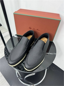 {{productViewItem.photos[photoViewList.activeNavIndex].Alt || productViewItem.photos[photoViewList.activeNavIndex].Description || 'Лоферы LP на меху'}}