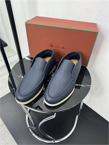 {{productViewItem.photos[photoViewList.activeNavIndex].Alt || productViewItem.photos[photoViewList.activeNavIndex].Description || 'Лоферы LP на меху'}}