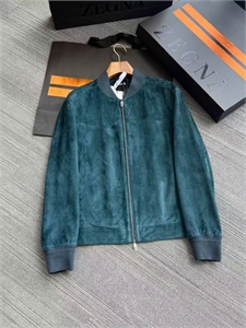 {{productViewItem.photos[photoViewList.activeNavIndex].Alt || productViewItem.photos[photoViewList.activeNavIndex].Description || 'Замшевая куртка ZEGNA'}}