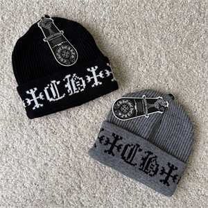 {{productViewItem.photos[photoViewList.activeNavIndex].Alt || productViewItem.photos[photoViewList.activeNavIndex].Description || 'Шапка CH'}}