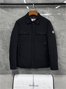 {{productViewItem.photos[photoViewList.activeNavIndex].Alt || productViewItem.photos[photoViewList.activeNavIndex].Description || 'Куртка MONCLER'}}