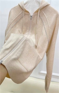 {{productViewItem.photos[photoViewList.activeNavIndex].Alt || productViewItem.photos[photoViewList.activeNavIndex].Description || 'Костюм LORO PIANA'}}