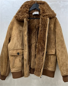 {{productViewItem.photos[photoViewList.activeNavIndex].Alt || productViewItem.photos[photoViewList.activeNavIndex].Description || 'Дубленка MIU MIU'}}