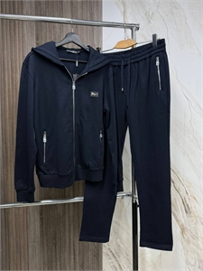 {{productViewItem.photos[photoViewList.activeNavIndex].Alt || productViewItem.photos[photoViewList.activeNavIndex].Description || 'Спортивный костюм DG'}}