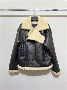 {{productViewItem.photos[photoViewList.activeNavIndex].Alt || productViewItem.photos[photoViewList.activeNavIndex].Description || 'Дубленка LV'}}