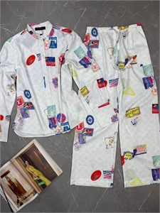 {{productViewItem.photos[photoViewList.activeNavIndex].Alt || productViewItem.photos[photoViewList.activeNavIndex].Description || 'Костюм LOUIS VUITTON'}}