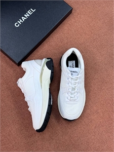 {{productViewItem.photos[photoViewList.activeNavIndex].Alt || productViewItem.photos[photoViewList.activeNavIndex].Description || 'Кроссовки  CHANEL'}}