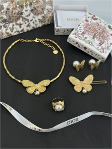 {{productViewItem.photos[photoViewList.activeNavIndex].Alt || productViewItem.photos[photoViewList.activeNavIndex].Description || 'Серьги DIOR'}}