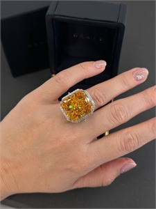 {{productViewItem.photos[photoViewList.activeNavIndex].Alt || productViewItem.photos[photoViewList.activeNavIndex].Description || 'Кольцо GRAFF'}}