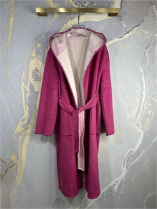 {{productViewItem.photos[photoViewList.activeNavIndex].Alt || productViewItem.photos[photoViewList.activeNavIndex].Description || 'Пальто JIL SANDER Двустороннее'}}