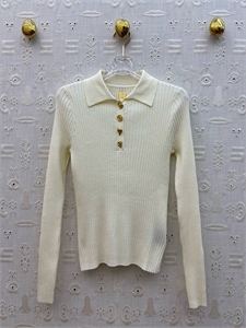 {{productViewItem.photos[photoViewList.activeNavIndex].Alt || productViewItem.photos[photoViewList.activeNavIndex].Description || 'Кофта Schiaparelli'}}