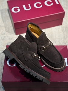 {{productViewItem.photos[photoViewList.activeNavIndex].Alt || productViewItem.photos[photoViewList.activeNavIndex].Description || 'Лоферы GUCCI'}}