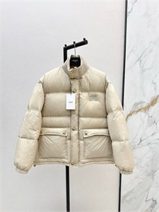 {{productViewItem.photos[photoViewList.activeNavIndex].Alt || productViewItem.photos[photoViewList.activeNavIndex].Description || 'Пуховик CELINE'}}