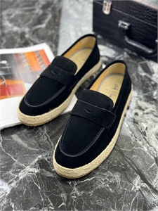 {{productViewItem.photos[photoViewList.activeNavIndex].Alt || productViewItem.photos[photoViewList.activeNavIndex].Description || 'Лоферы BC'}}