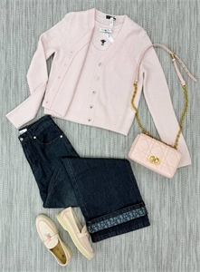 {{productViewItem.photos[photoViewList.activeNavIndex].Alt || productViewItem.photos[photoViewList.activeNavIndex].Description || 'Джинсы DIOR'}}