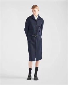 {{productViewItem.photos[photoViewList.activeNavIndex].Alt || productViewItem.photos[photoViewList.activeNavIndex].Description || 'Костюм PRADA'}}