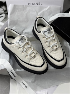 {{productViewItem.photos[photoViewList.activeNavIndex].Alt || productViewItem.photos[photoViewList.activeNavIndex].Description || 'Кроссовки CHANEL'}}