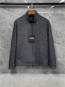 {{productViewItem.photos[photoViewList.activeNavIndex].Alt || productViewItem.photos[photoViewList.activeNavIndex].Description || 'Куртка ZEGNA'}}