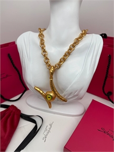 {{productViewItem.photos[photoViewList.activeNavIndex].Alt || productViewItem.photos[photoViewList.activeNavIndex].Description || 'Цепь Schiaparelli'}}