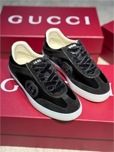 {{productViewItem.photos[photoViewList.activeNavIndex].Alt || productViewItem.photos[photoViewList.activeNavIndex].Description || 'Кеды GUCCI'}}