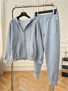 {{productViewItem.photos[photoViewList.activeNavIndex].Alt || productViewItem.photos[photoViewList.activeNavIndex].Description || 'Костюм DIOR'}}